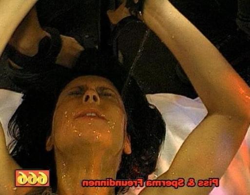 16P Парни связали девушку и обссали на нее