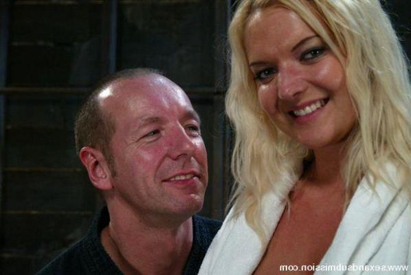 15P femme apprivoisée percée par un mec mature bizarre et affamé