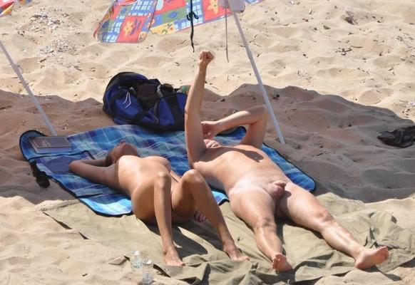 15P Nudist girls have fun with each other at the beach