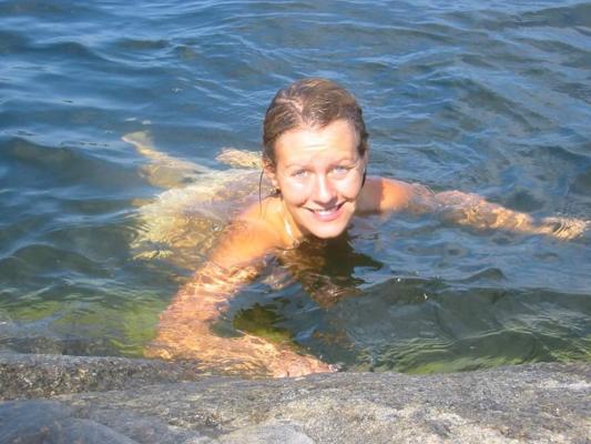 15P Nudist girls have fun with each other at the beach