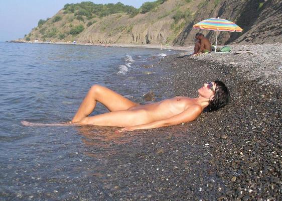 15P Advertencia: fotos y vídeos nudistas reales e increíbles.