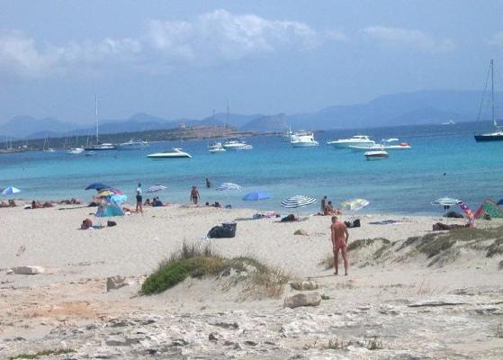15P Warning -  real unbelievable nudist photos and videos