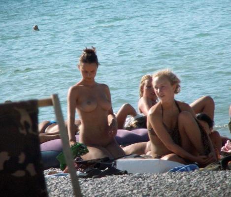 15P Achtung – wirklich unglaubliche FKK-Fotos und -Videos