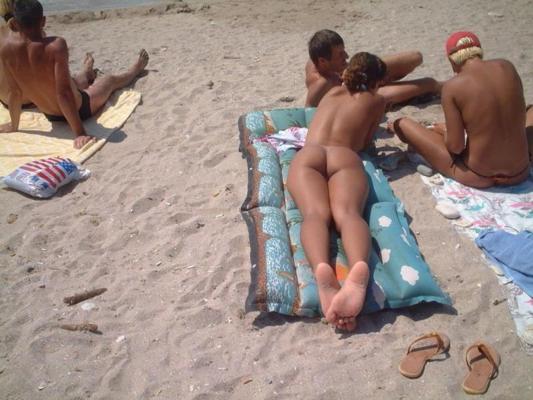 15P Achtung – wirklich unglaubliche FKK-Fotos und -Videos