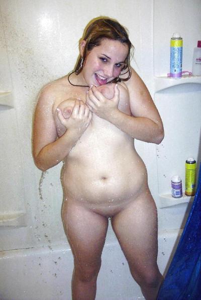 25P CHUBBY TEEN SHOWERING