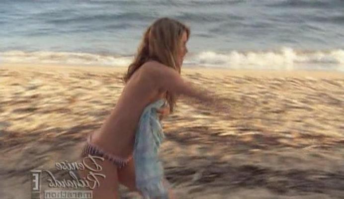 16P Sexy Denise Richards nude beach voyeur