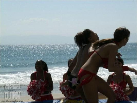 15P real amazing and crazy girls gone wild at the beach 