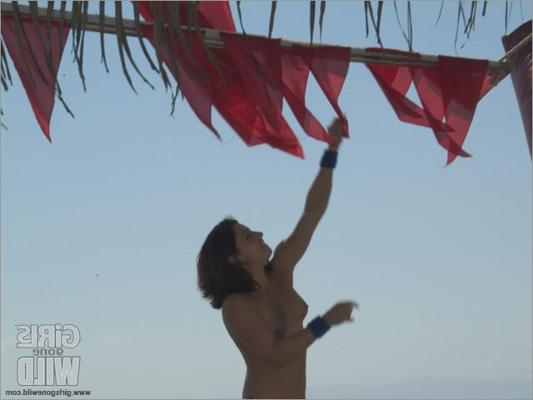 14P Drunk beach babes competing