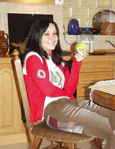 9P Young sexy Greek wife