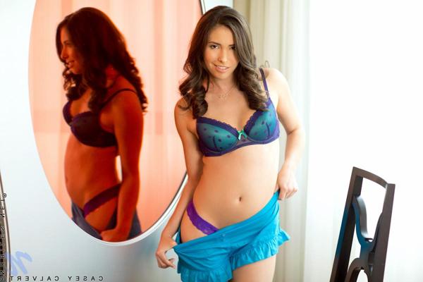 4P Naughty Casey Calvert stuffs her pussy with a sex toy