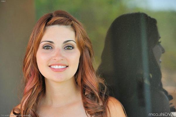 15P Adorably cute Persian girl in a small cameltoe bikini