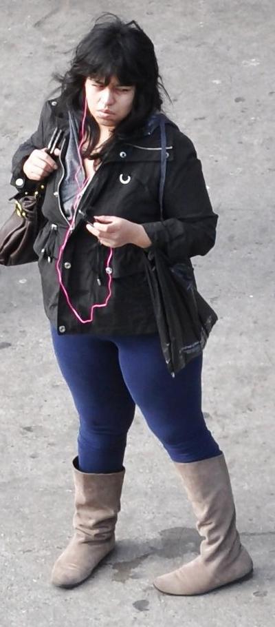 7P New York Thick Girls in Leggings