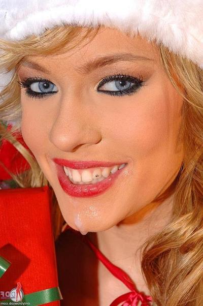 15P Hot blowjob for sexy Santa
