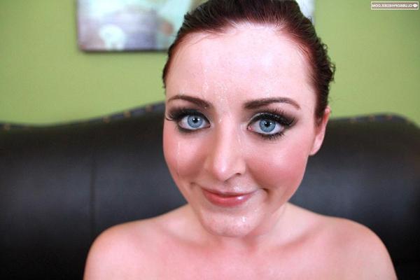 11P SOPHIE DEE ADORE CHEVALER LA BITE NOIRE