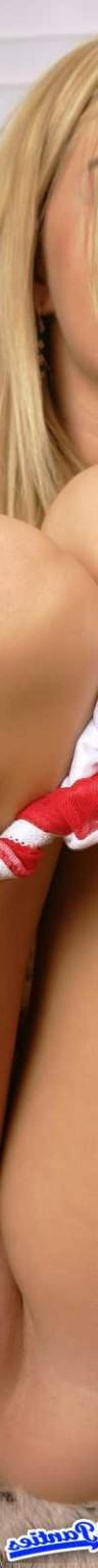 18P Ashlee wearing heart bottom panties and they are sheer some nice lose up shots i