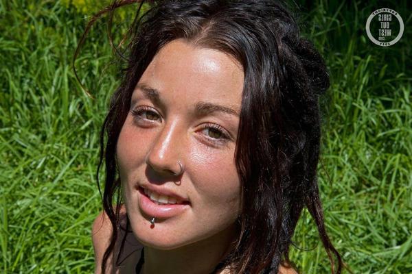 16P Australian amateur hippie chick getting naked in the outdoors