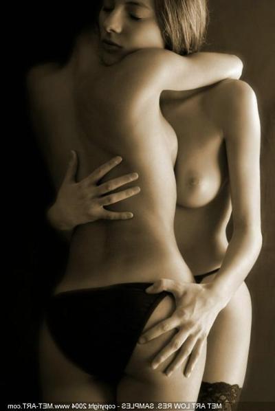 16P Erotic Art Nudes of Two Babes