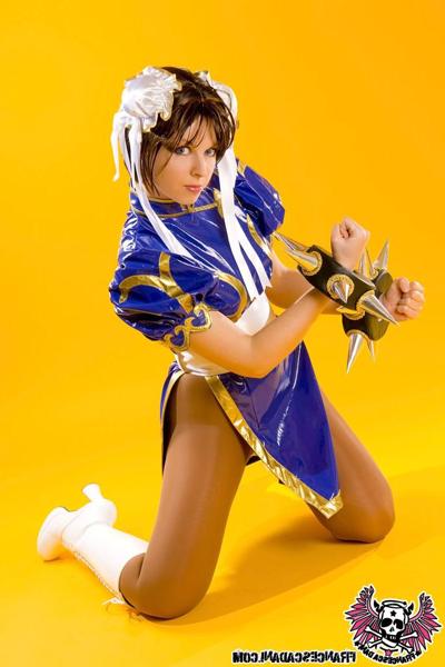 16P Cosplay fighter