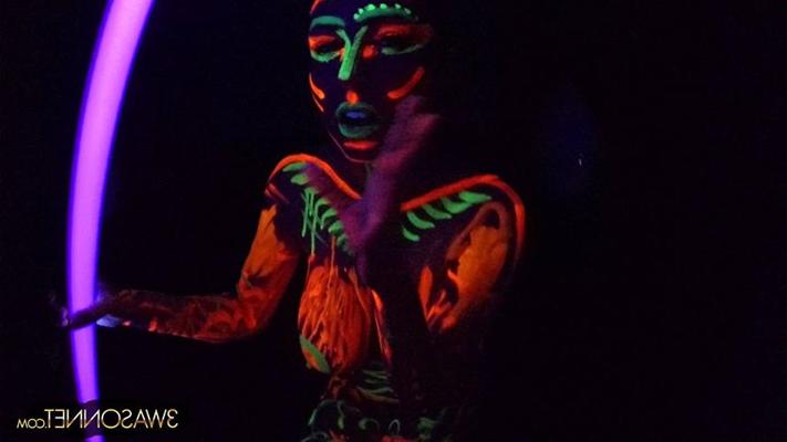 12P Soneto místico de Ewa em luz ultravioleta