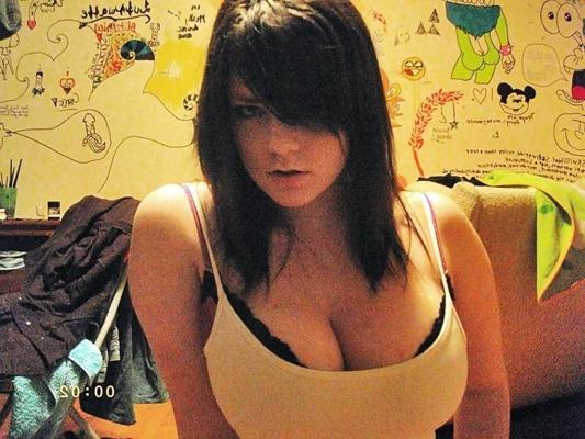 25P Hot Busty Amateur Lesbian Brunette Gallery