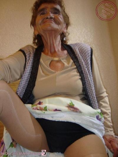 16P wrinkled and hairy old grannies
