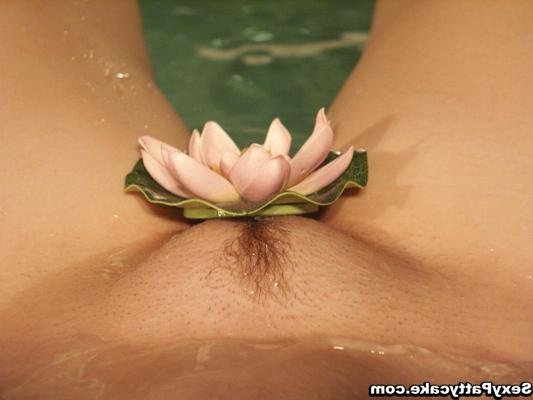 16P Big boob blonde teen girl in bikini