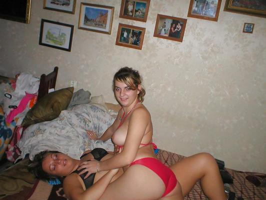 25P Teen Roommates -Homemade