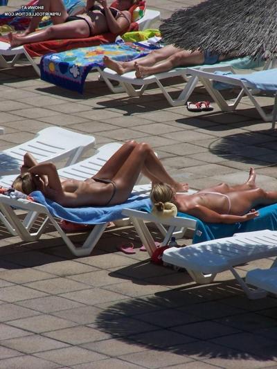 15P Bikini girls showing off tits and even flashing nubs
