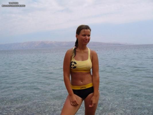 12P Extremely wet bikinis sexily wrapping hot bodies