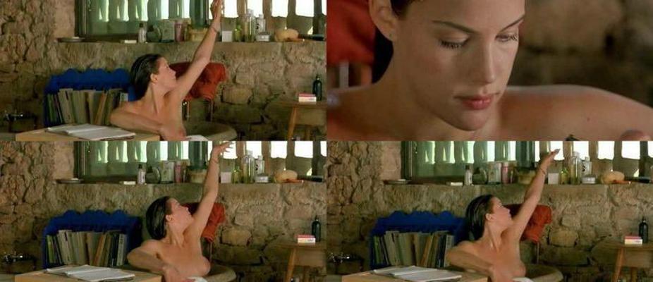 18P Actress Liv Tylers perfect small tits and looking hot in bikini
