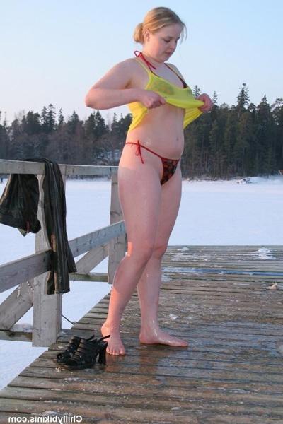 15P Bikini babe goes ice swimming with clothes on
