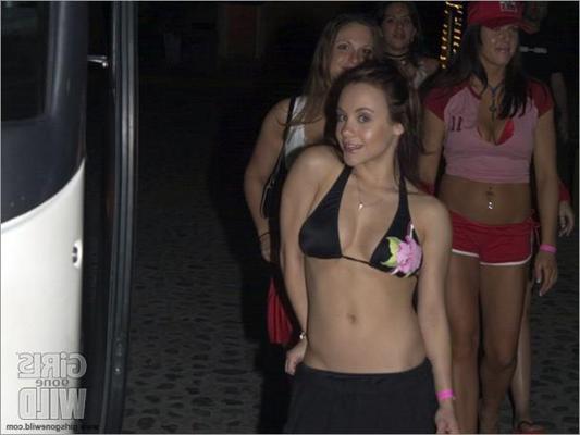 15P Drunk babes in bikinis get freaky