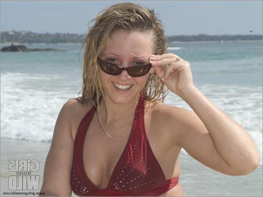 10P College girls showing off their perky tits in bikinis