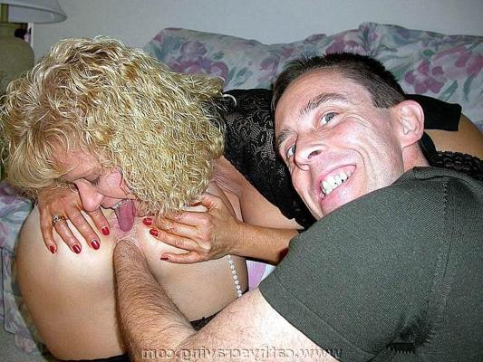 14P Mature slut getting her pussy fisted