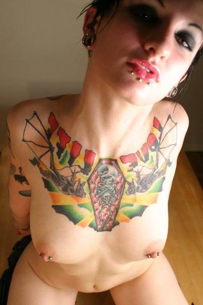 11P Tatuaje y piercing extremos