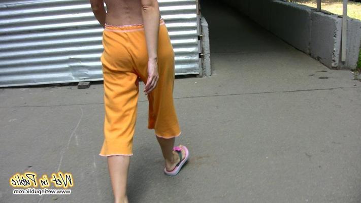 16P Cute amateur wets her orange breeches on the way home from the beach