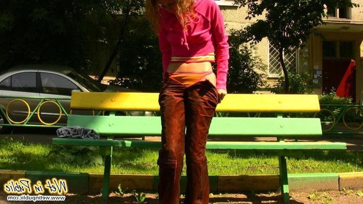 10P Real outdoor pissing trouble of a confused babe in the crimson pants