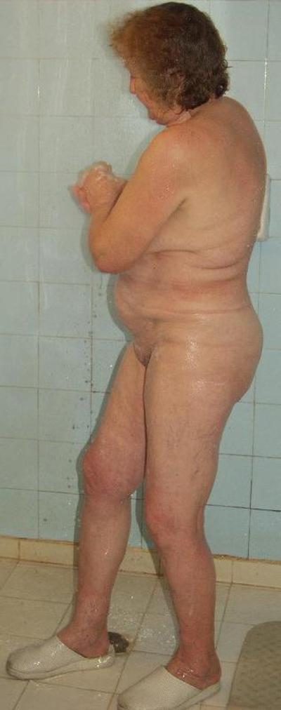 15P Oldest wild granny bathing boobies