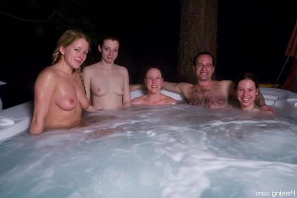 15P Three girls enjoying with warm pissing on the snow