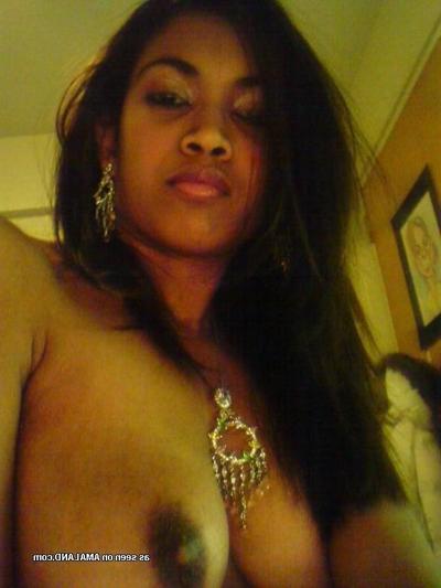 5P Steamy hot busty ebony amateur honey selfshooting