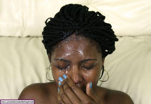 20P Une fille noire du ghetto tente sa chance pour devenir une grande star du porno