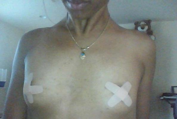 12P Solo-Webcam-Babe mit schönen Brüsten