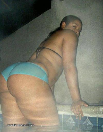 12P Horny amateur ébène filles s'exhibant