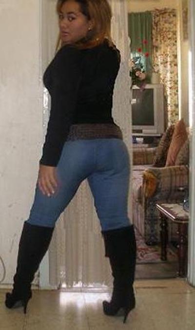 15P Awesome sexy ebony girl delivers her round juicy breasts