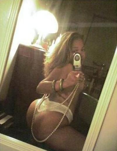 15P Naughty and hot selfpics taken by an amateur ebony chick