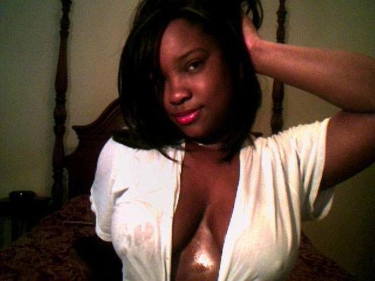 15P Ebony teen gfs posing for cell phone pics