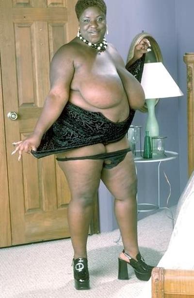 20P Black BBW with huge tits