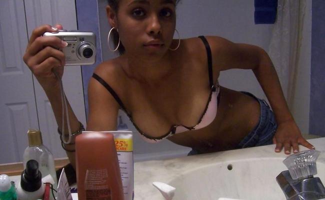 25P Garotas solteiras de ébano de MeetMematch.com