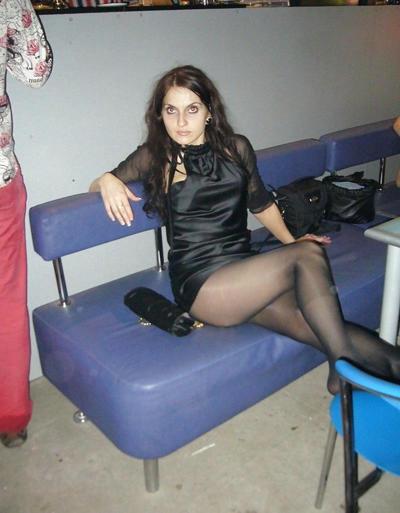 25P Nylon - upskirt - leg 16