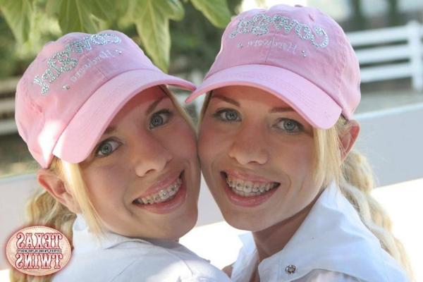 16P Texas Twins playing outdoors